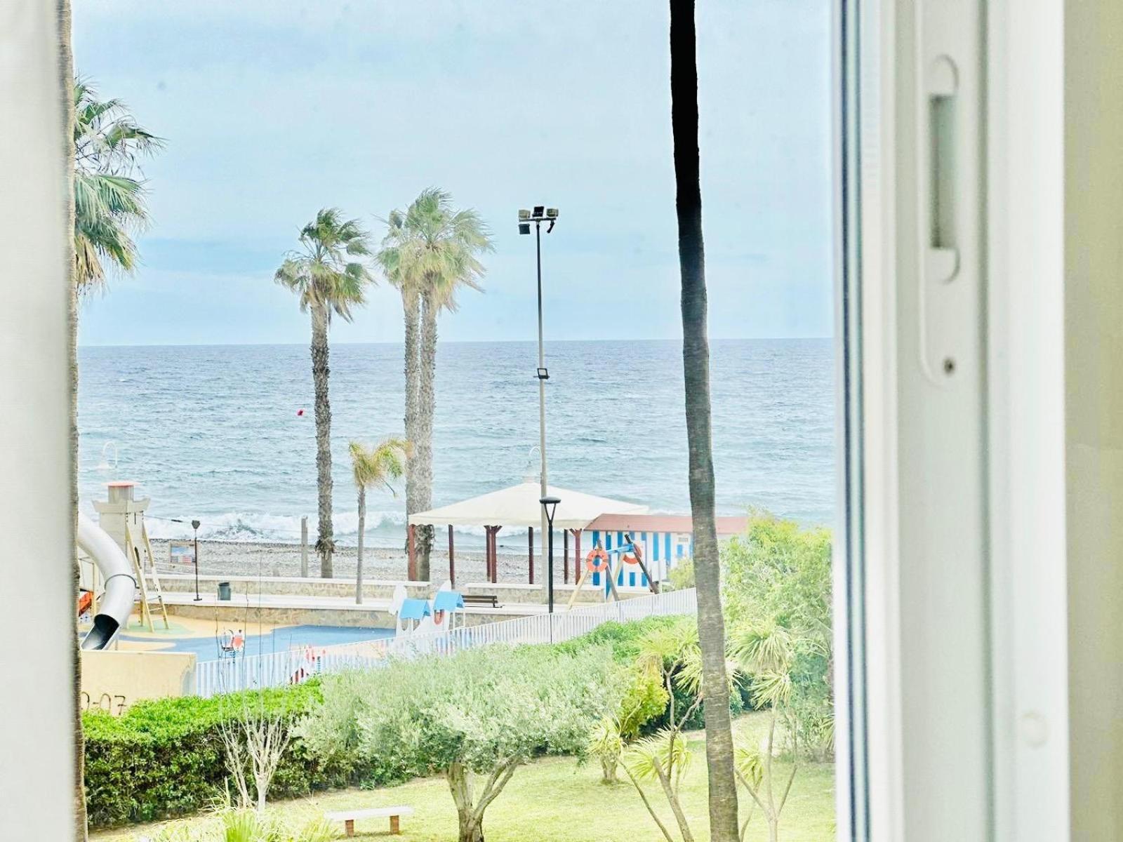 Estudio Pepa Luna Algarrobo Beach Малага Екстериор снимка